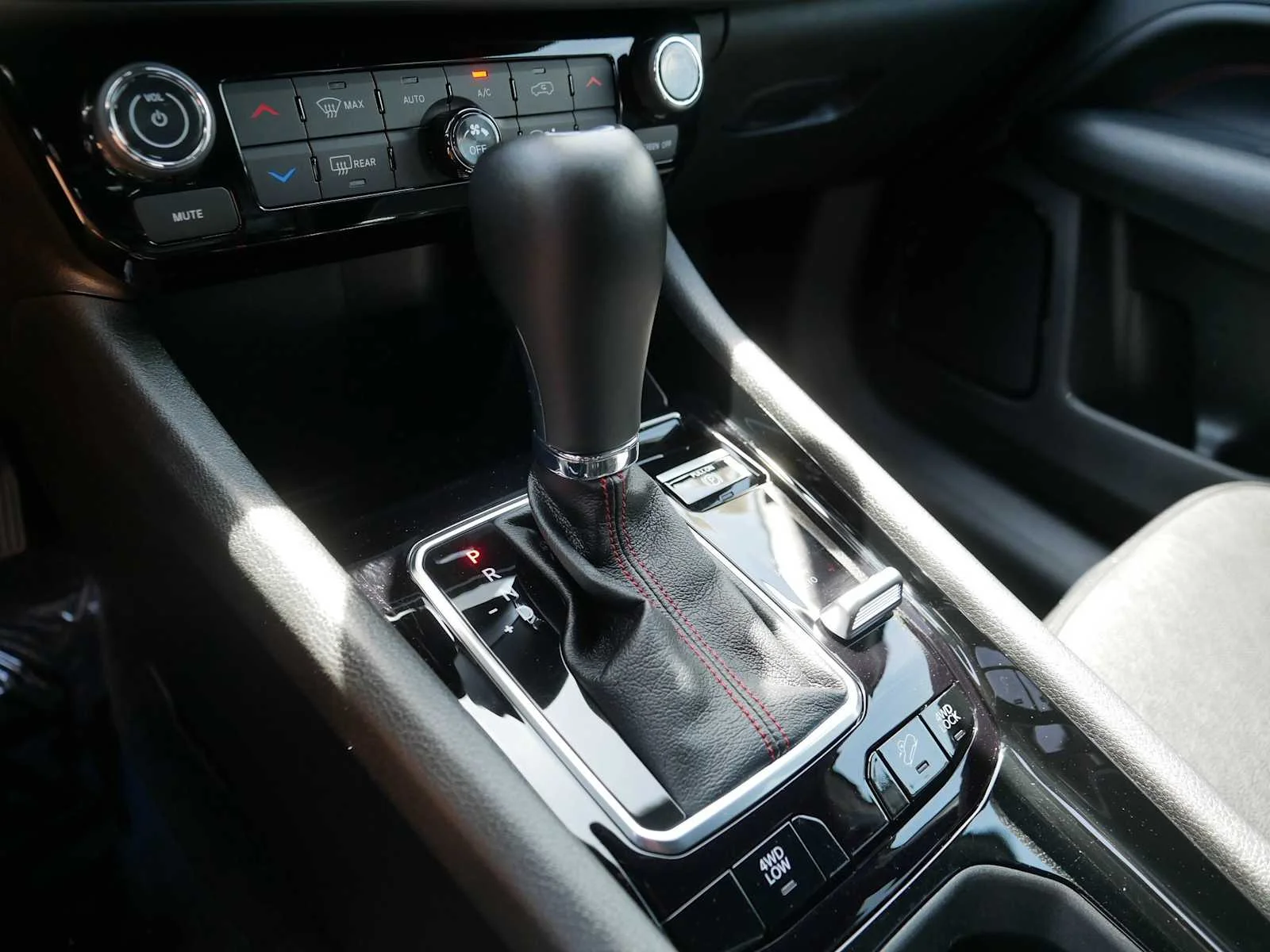 2025 Jeep Compass Trailhawk - Photo 24