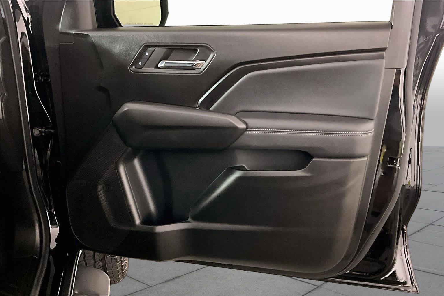 Used 2024 Onyx Black GMC 2WD Elevation image 21