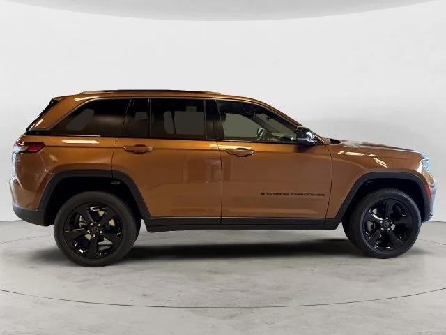 New 2027 Brown Jeep Limited image 7
