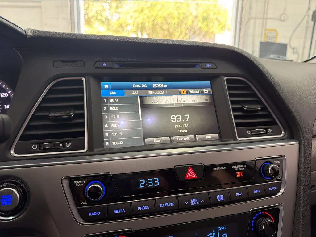 Used 2015 Silver Hyundai Limited image 20