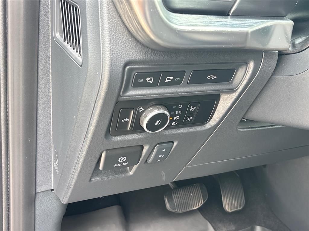 Used 2023 Black Metallic Ford Lariat image 7