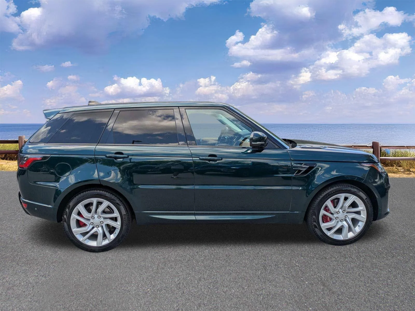 Used 2019 British Racing Green Metallic Land Rover Dynamic image 8