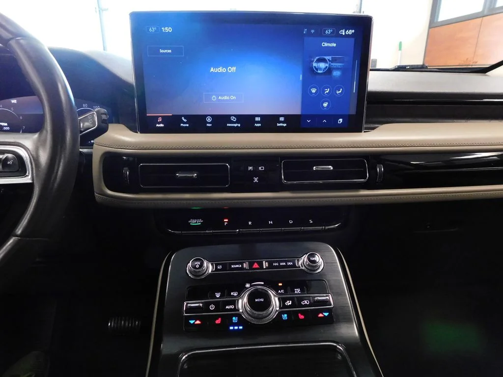 Used 2021 Mocha Lincoln Reserve image 29