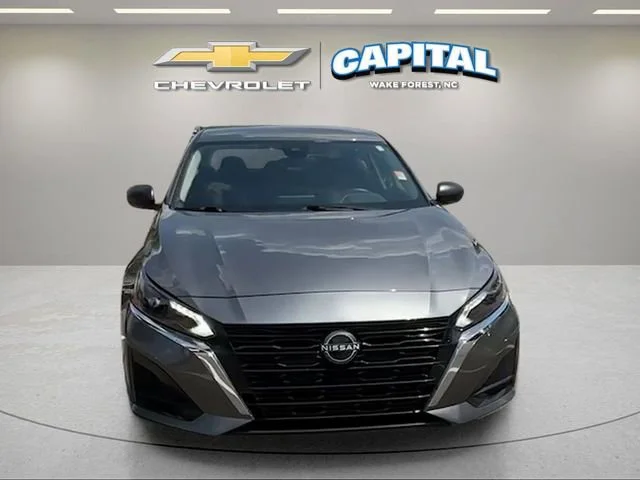 Used 2025 Gray Nissan SV image 8
