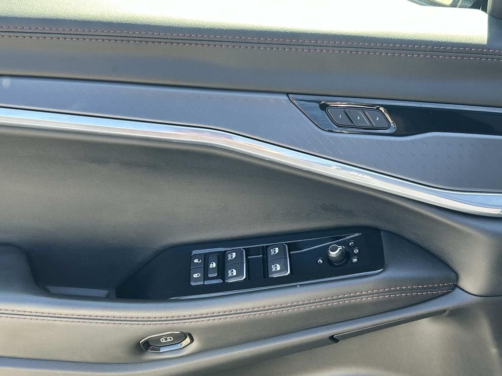 Used 2025 Gray Jeep Limited image 14