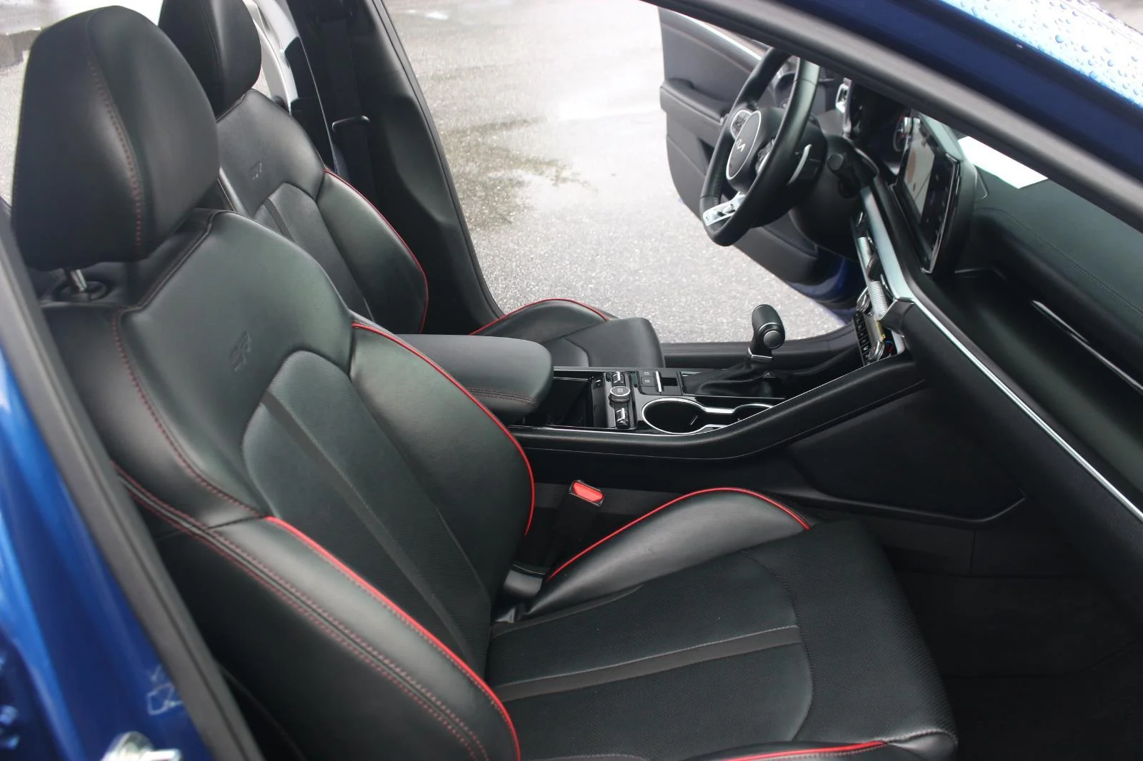 Used 2024 Blue Kia GT image 34
