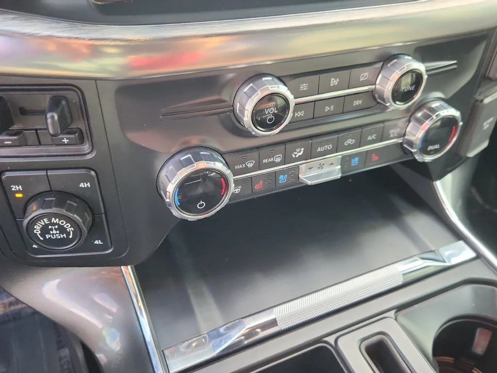 Used 2021 Black Ford Lariat image 24