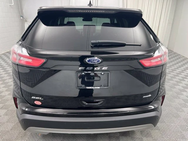 Used 2024 Black Ford SEL image 7