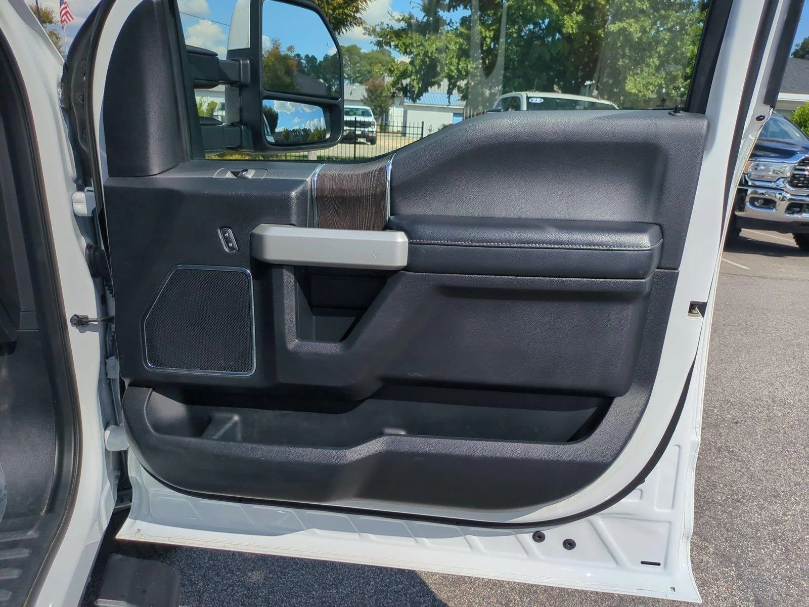 Used 2021 Oxford White Ford Lariat image 35