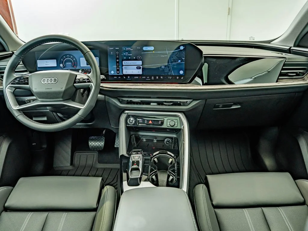 New 2026 Daytona Gray Metallic Audi 2.0T Premium Plus image 28