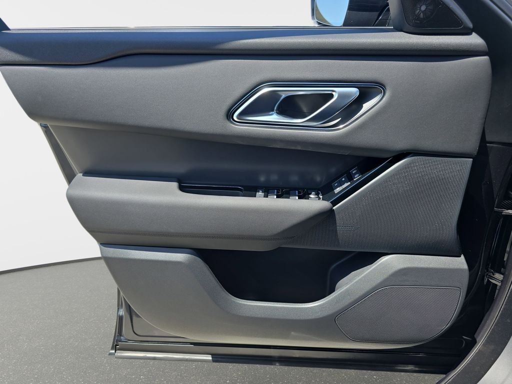 New 2026 Carpathian Grey Land Rover S image 27