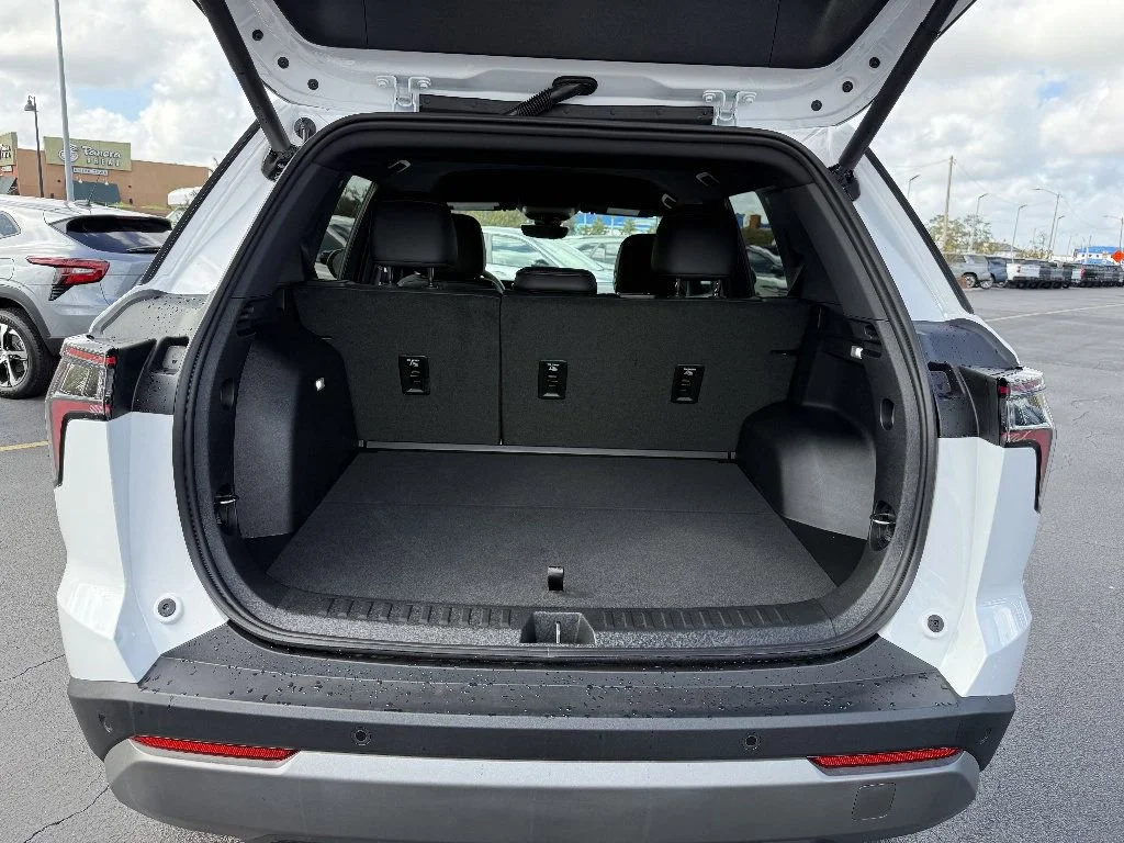 2026 Chevrolet Equinox LT - Photo 11
