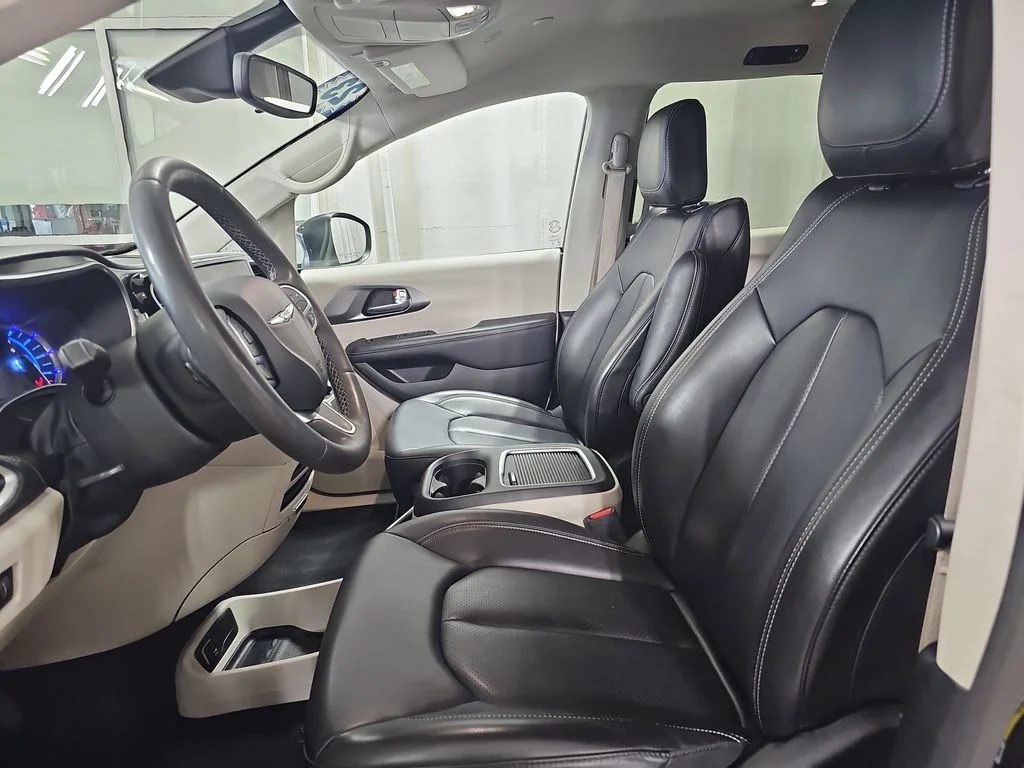 2023 Chrysler Pacifica Hybrid Touring L - Photo 21