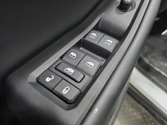 Used 2024 Silver Jeep Altitude X image 26