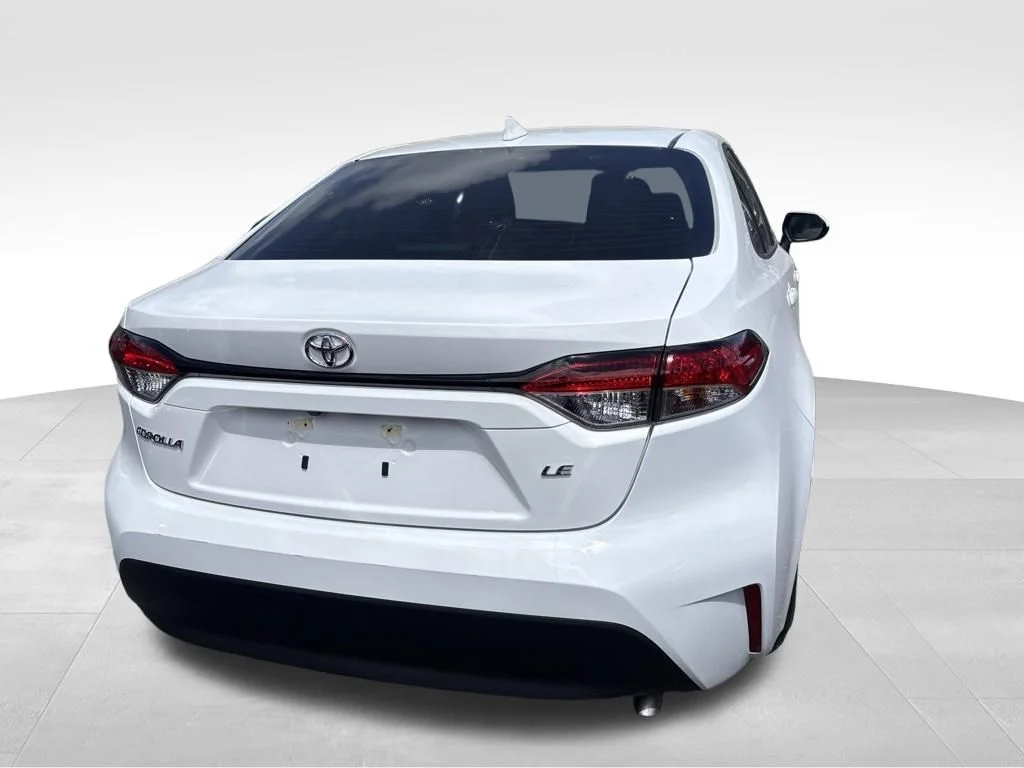 Used 2025 White Toyota LE image 10