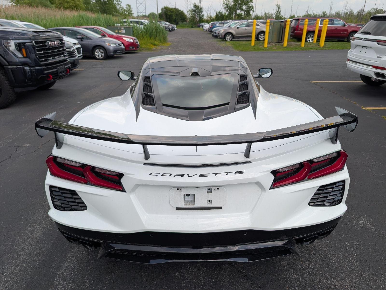 Used 2024 Arctic White Chevrolet 2LT image 8