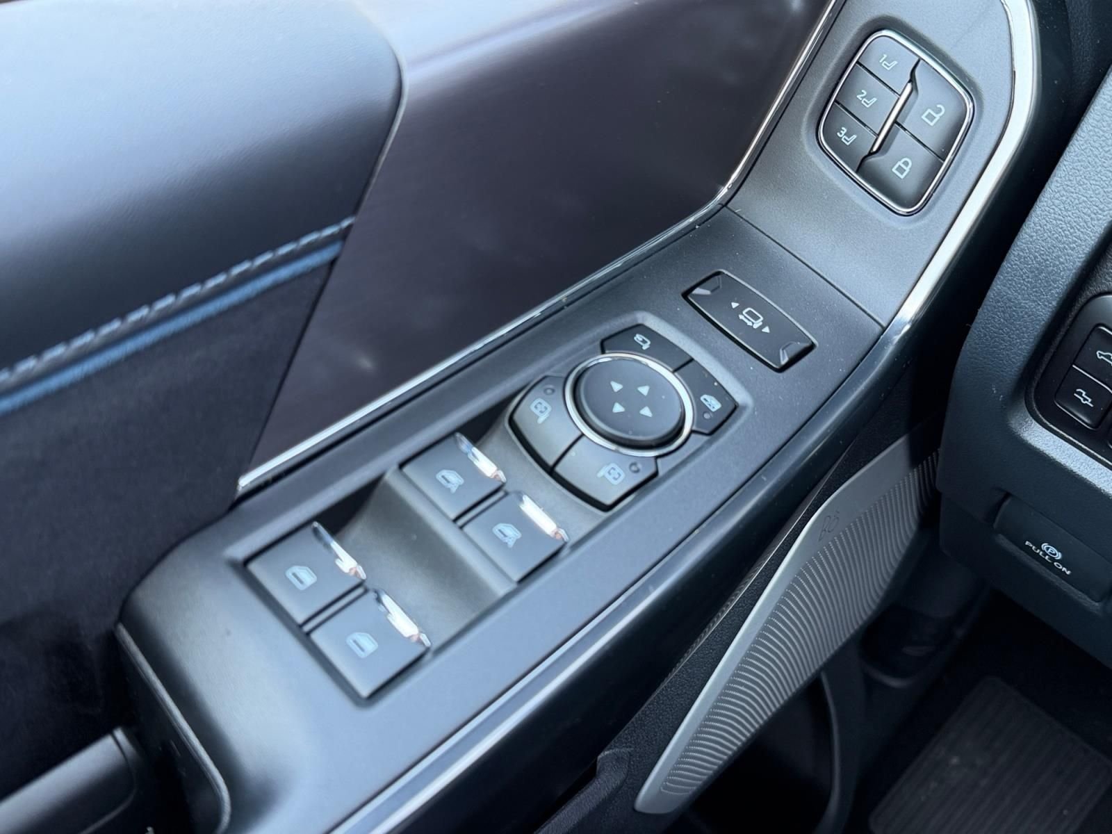New 2026 Glacier Gray Metallic Tri-Coat Ford F-250® Platinum® image 26