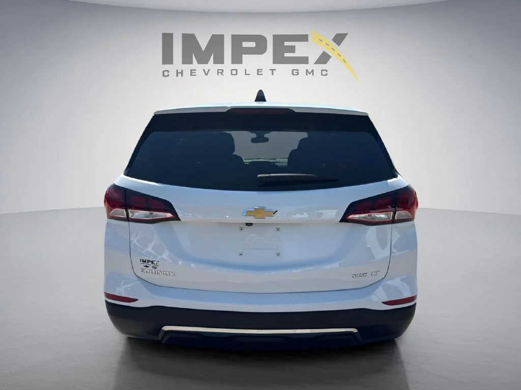 Used 2024 Summit White Chevrolet LT image 4
