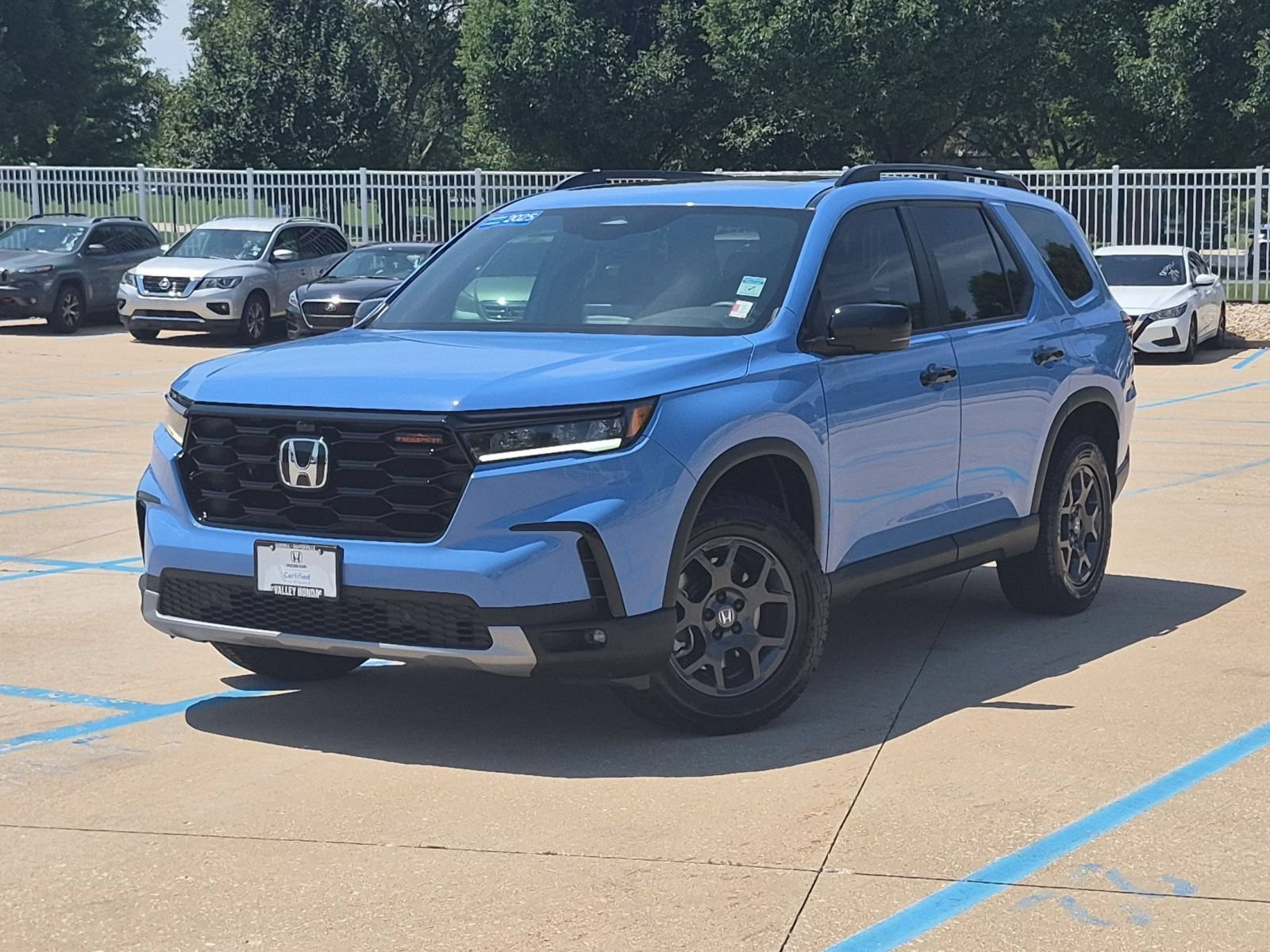 Certified Used 2025 Diffused Sky Pearl Honda TrailSport image 2