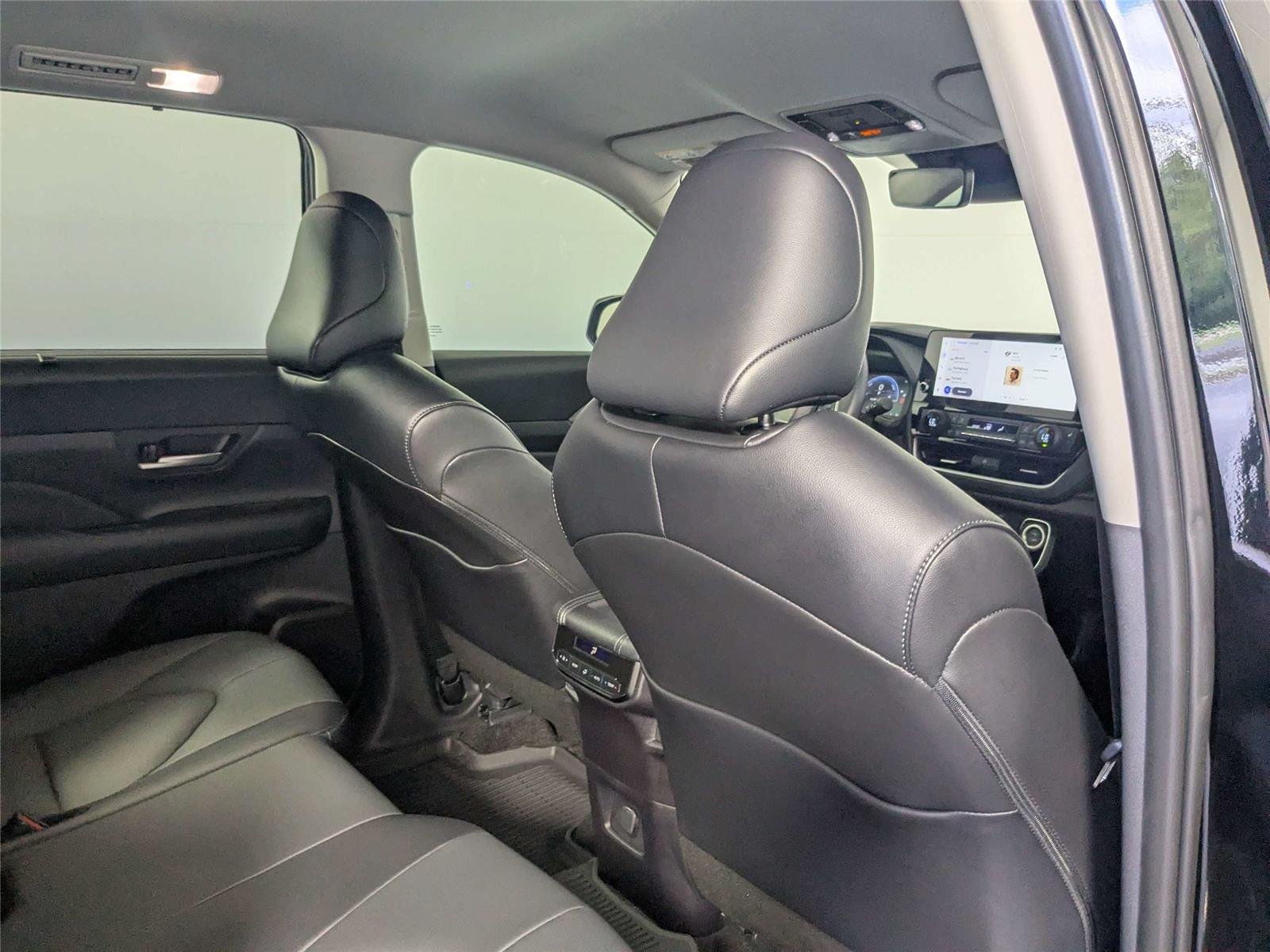 Used 2025 Midnight Black Metallic Toyota XLE image 30