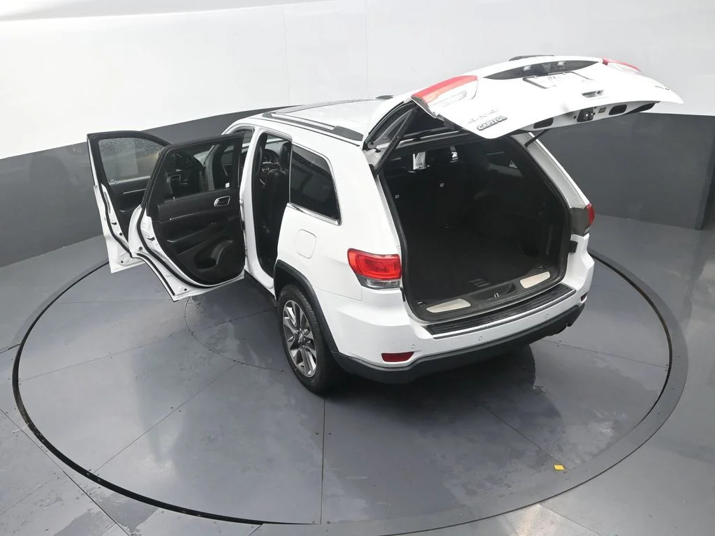 Used 2018 White Jeep Limited image 18