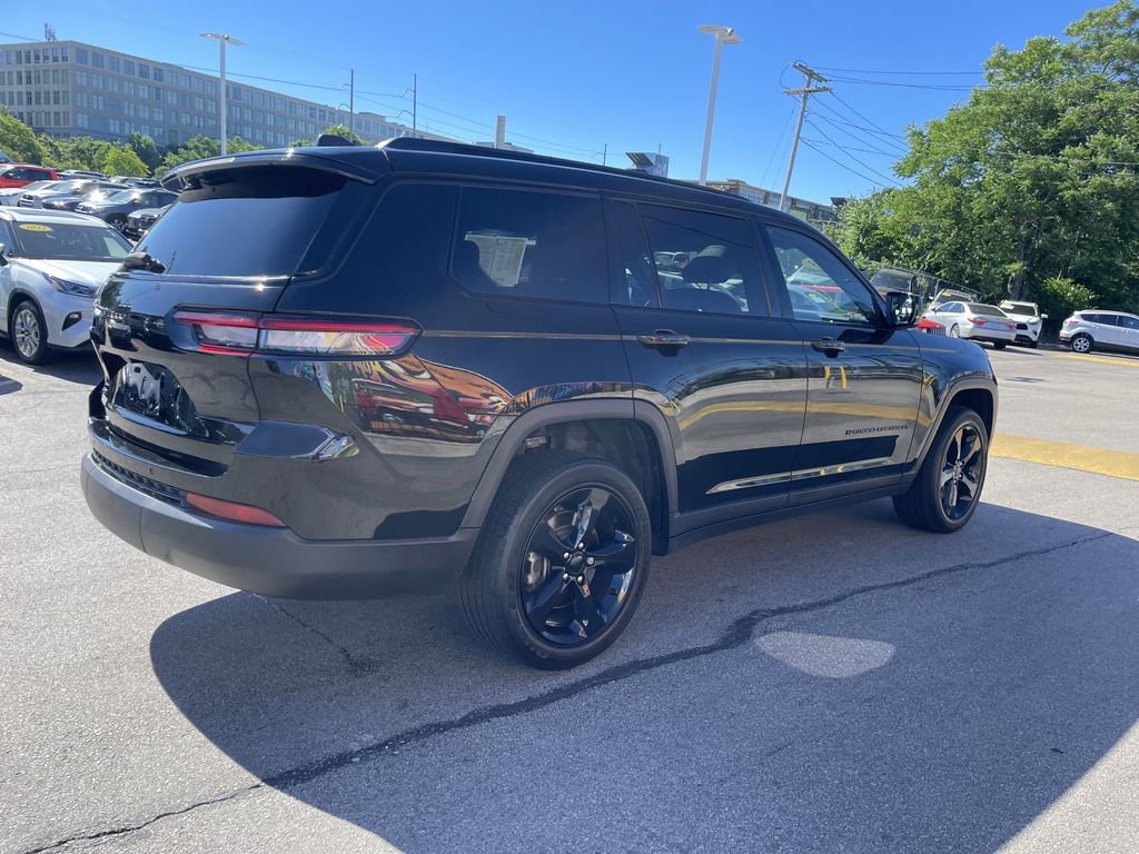 Used 2023 Black Jeep Altitude image 8