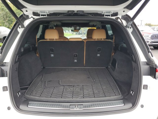 Used 2024 White Jeep Summit Reserve image 10
