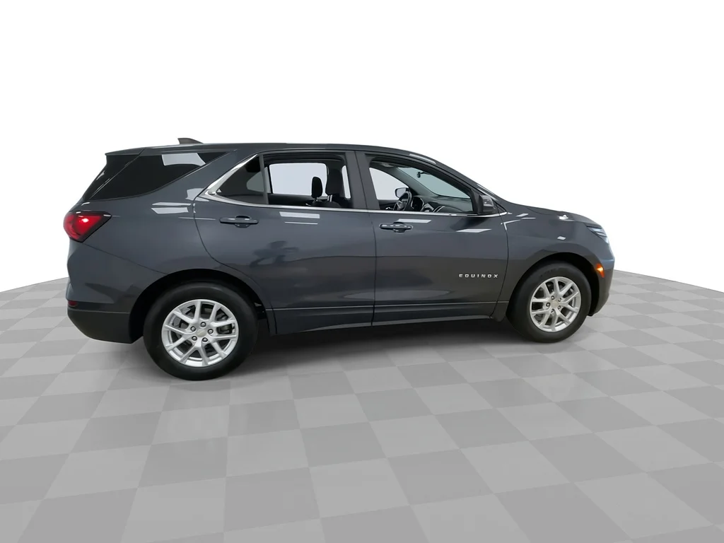 Used 2022 Iron Gray Metallic Chevrolet LT image 2
