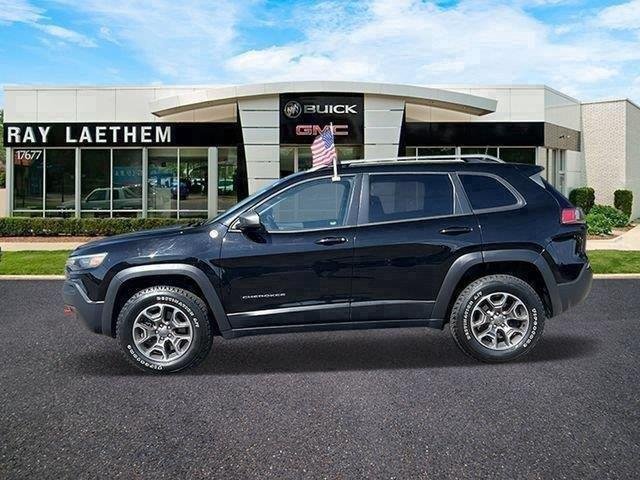 Used 2020 Jeep Cherokee Trailhawk with VIN 1C4PJMBX0LD612502 for sale in Detroit, MI
