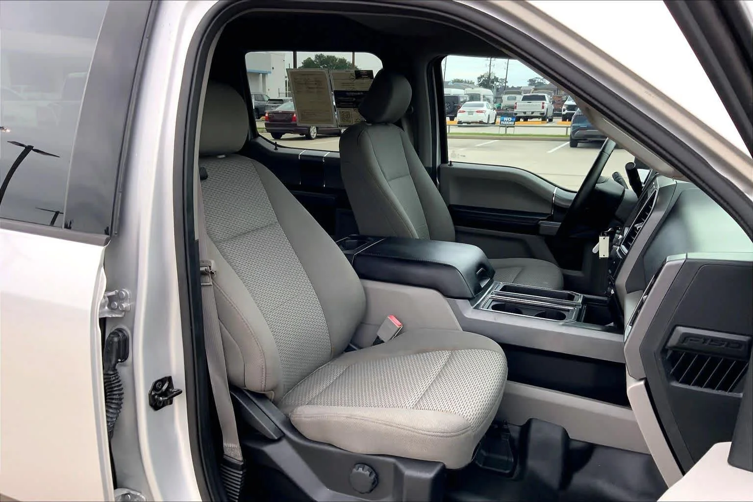 Used 2019 Ingot Silver/Magnetic Ford XLT image 9
