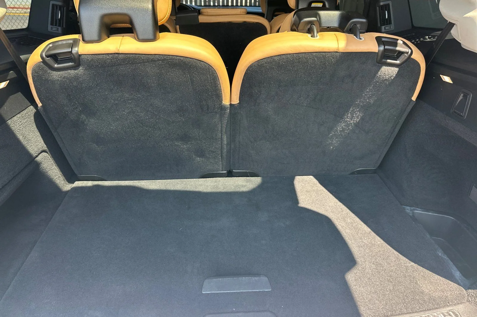 Used 2016 Ice White Volvo T6 Inscription image 18
