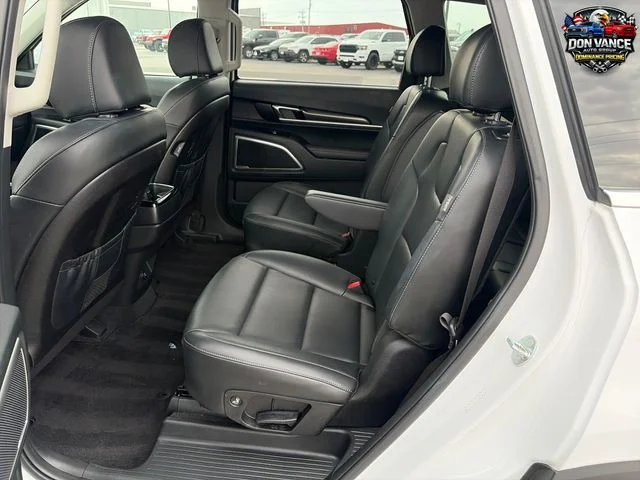 Used 2025 White Kia S image 25