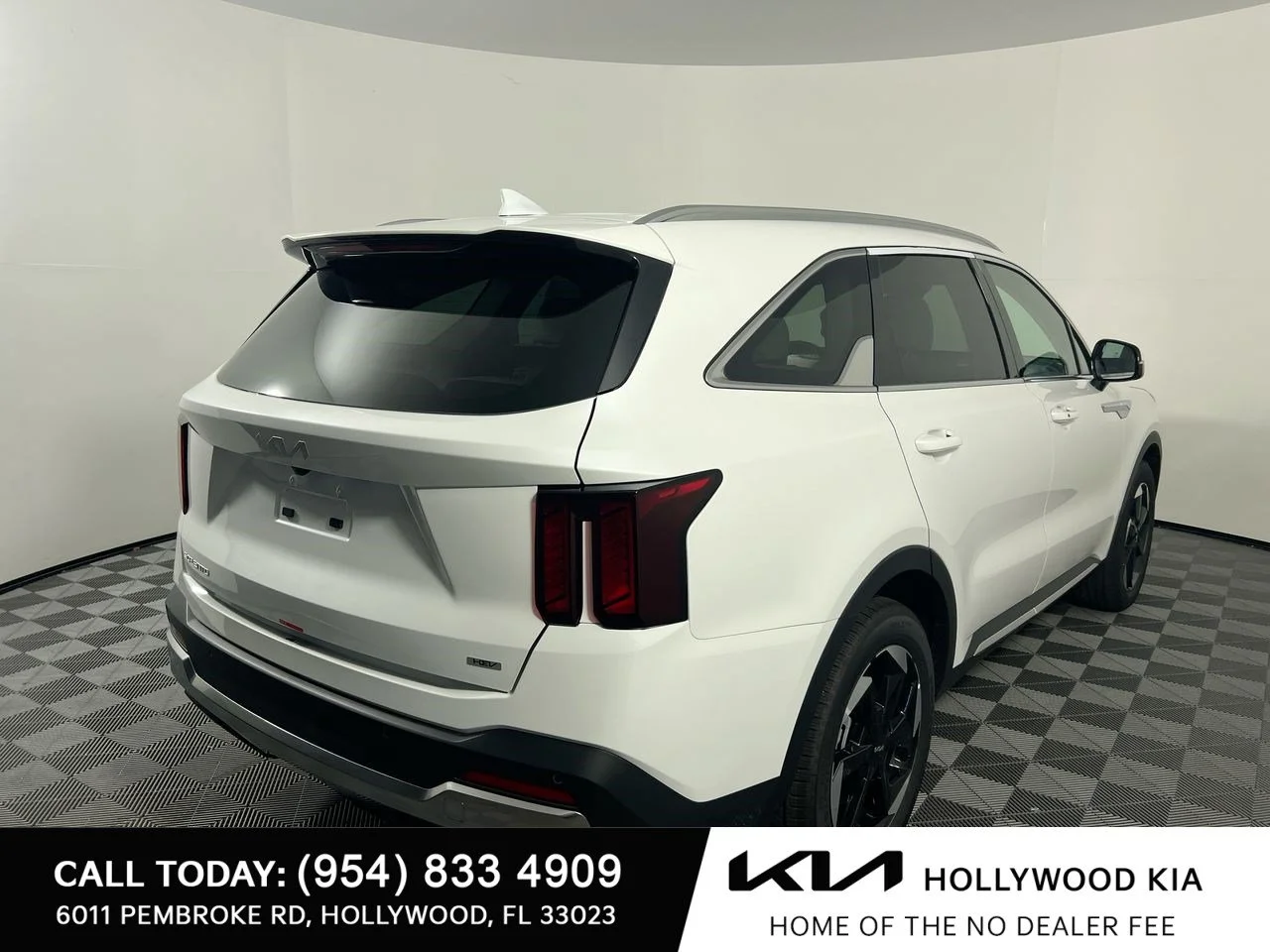New 2026 Snow White Pearl Kia  image 4