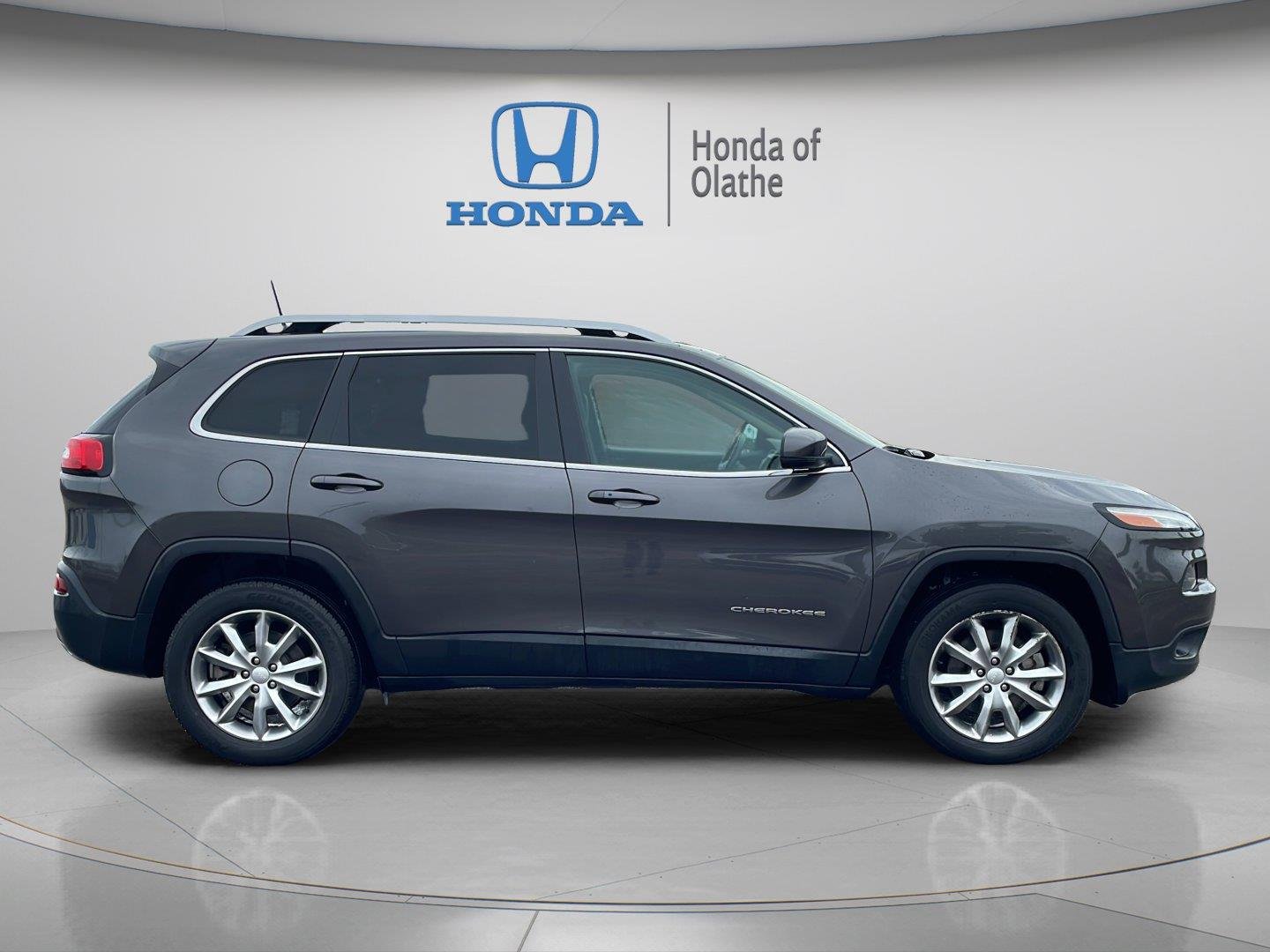 Used 2018 Jeep Cherokee Limited with VIN 1C4PJMDXXJD526544 for sale in Kansas City