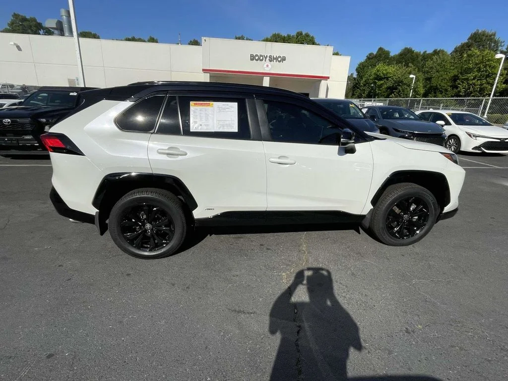 2022 Toyota RAV4 XSE - Photo 12