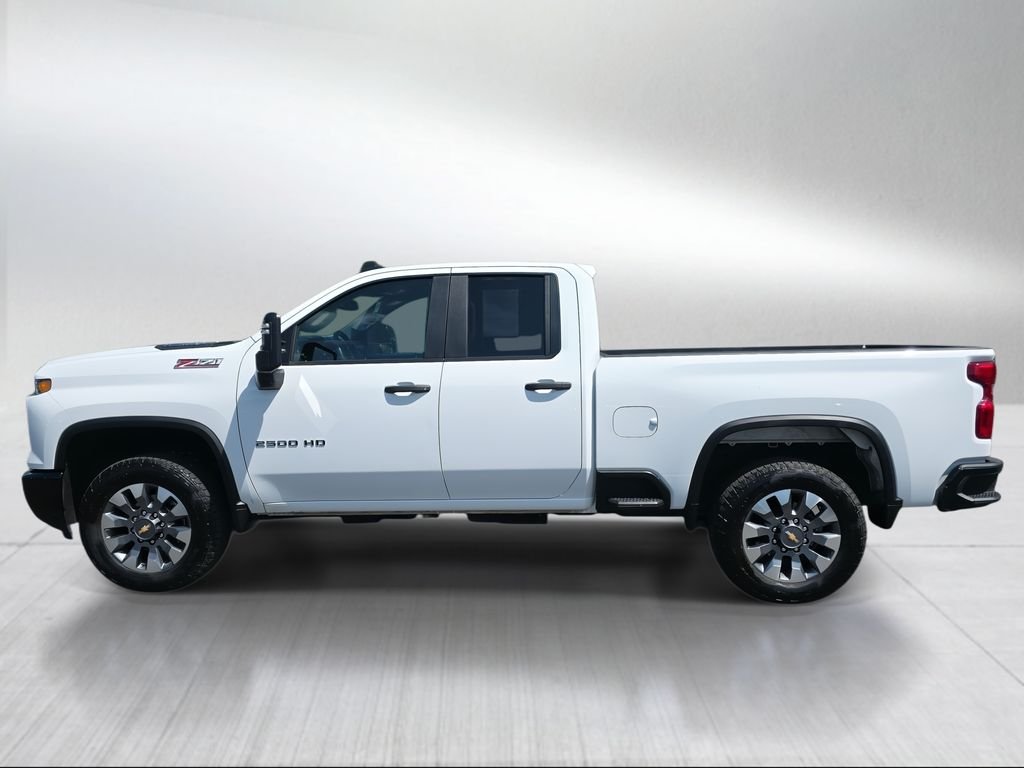 Used 2025 Summit White Chevrolet Custom image 6
