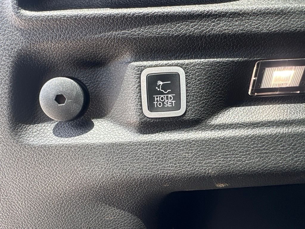 Used 2024 Silver Jeep Altitude image 15