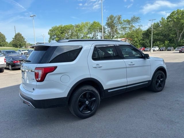 Used 2016 White Ford XLT image 8