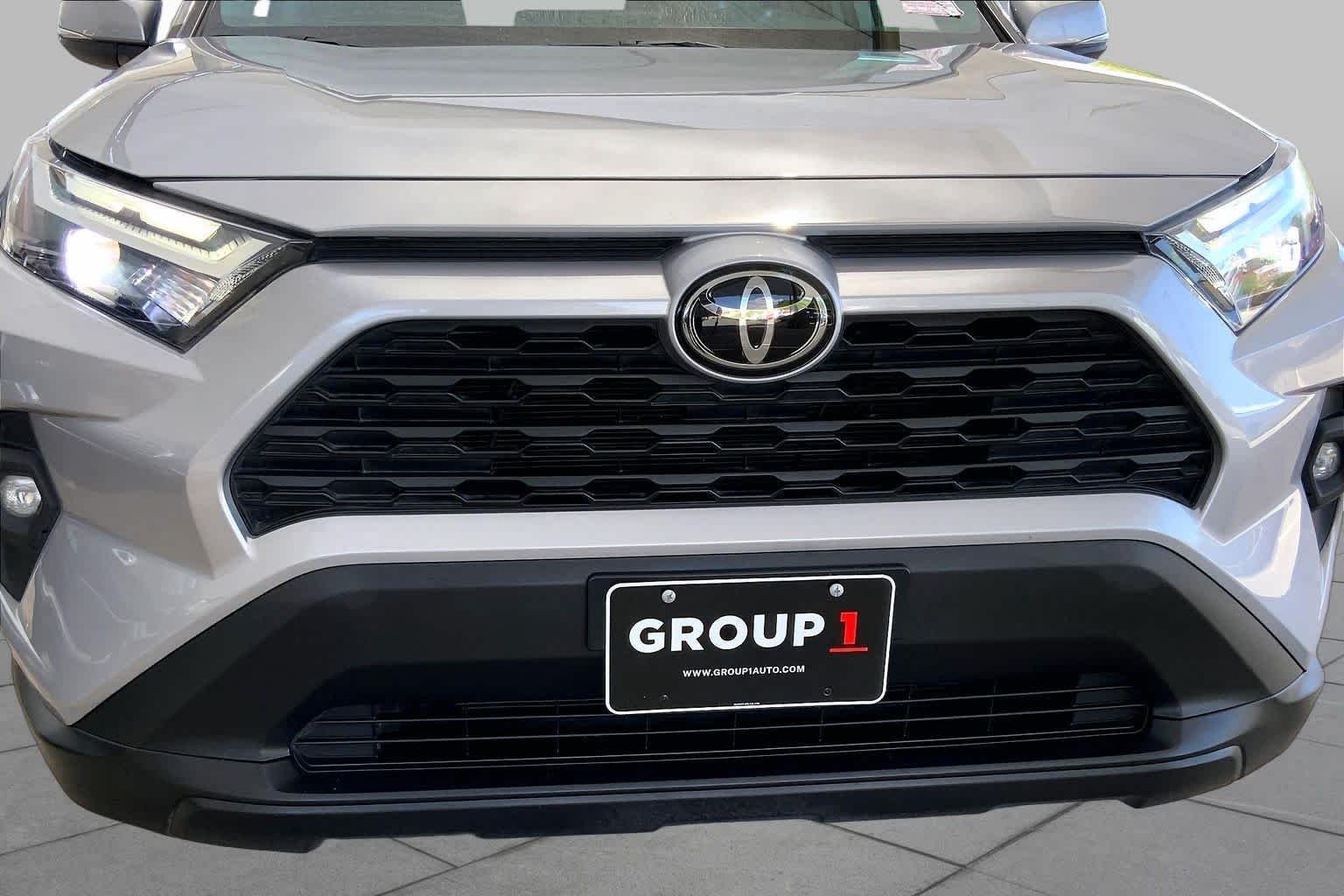 Used 2024 Silver Sky Metallic Toyota XLE Premium image 30