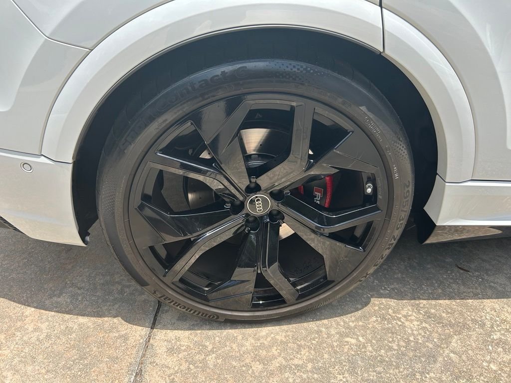 Used 2024  Audi 4.0T image 28