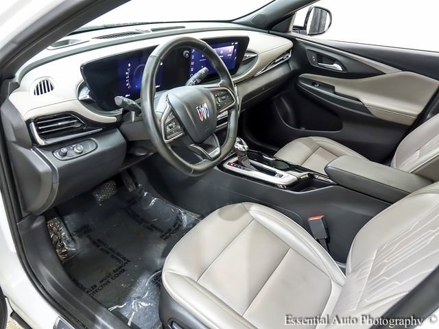 Certified Used 2025 White Frost Tricoat Buick Avenir image 10