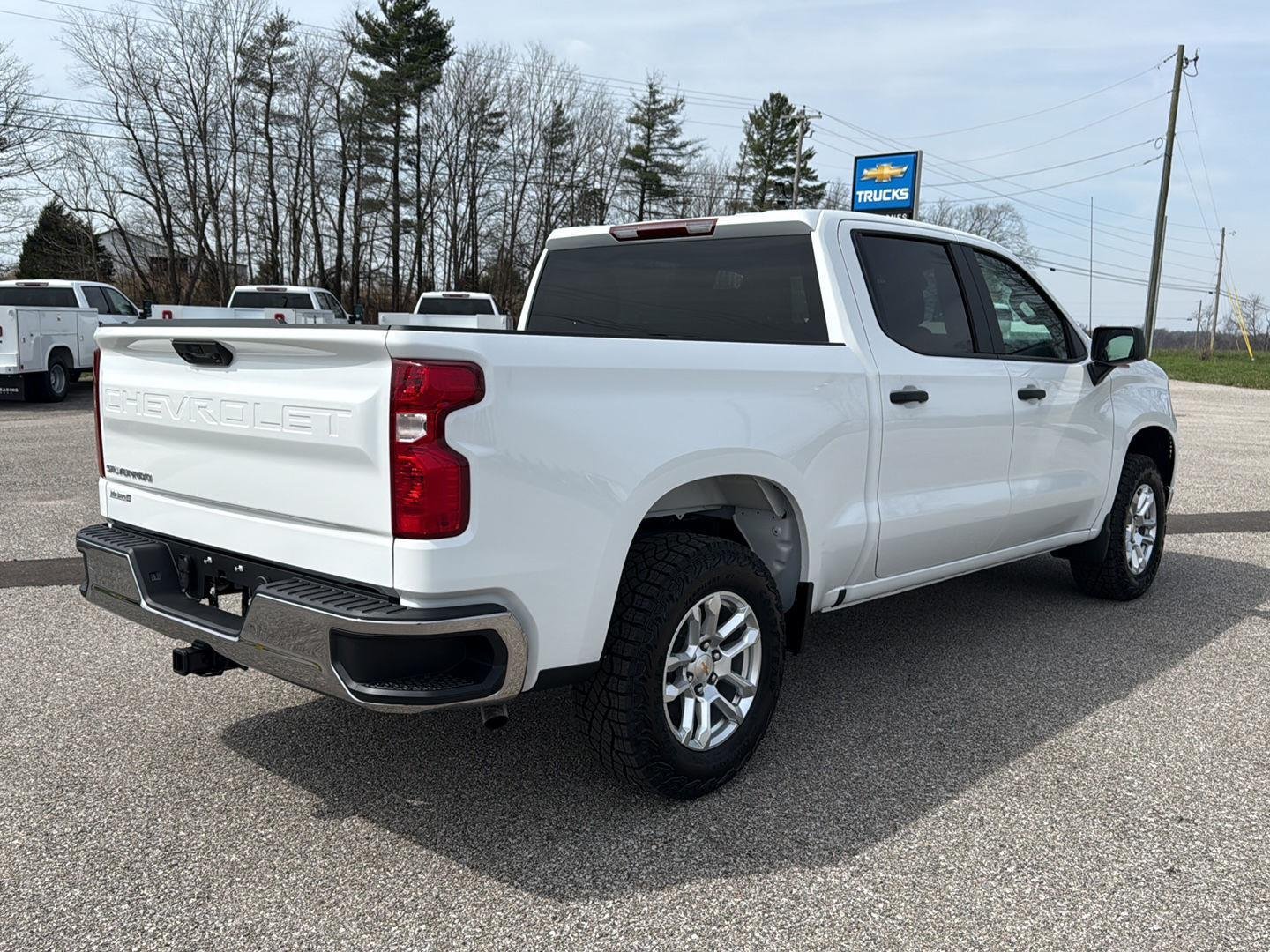 New 2026 Summit White Chevrolet WT image 16