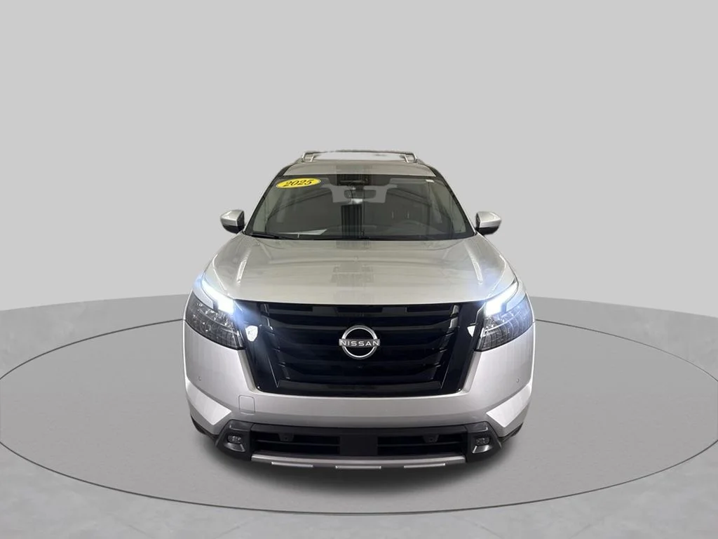 Used 2025 Brilliant Silver Metallic Nissan SL image 3