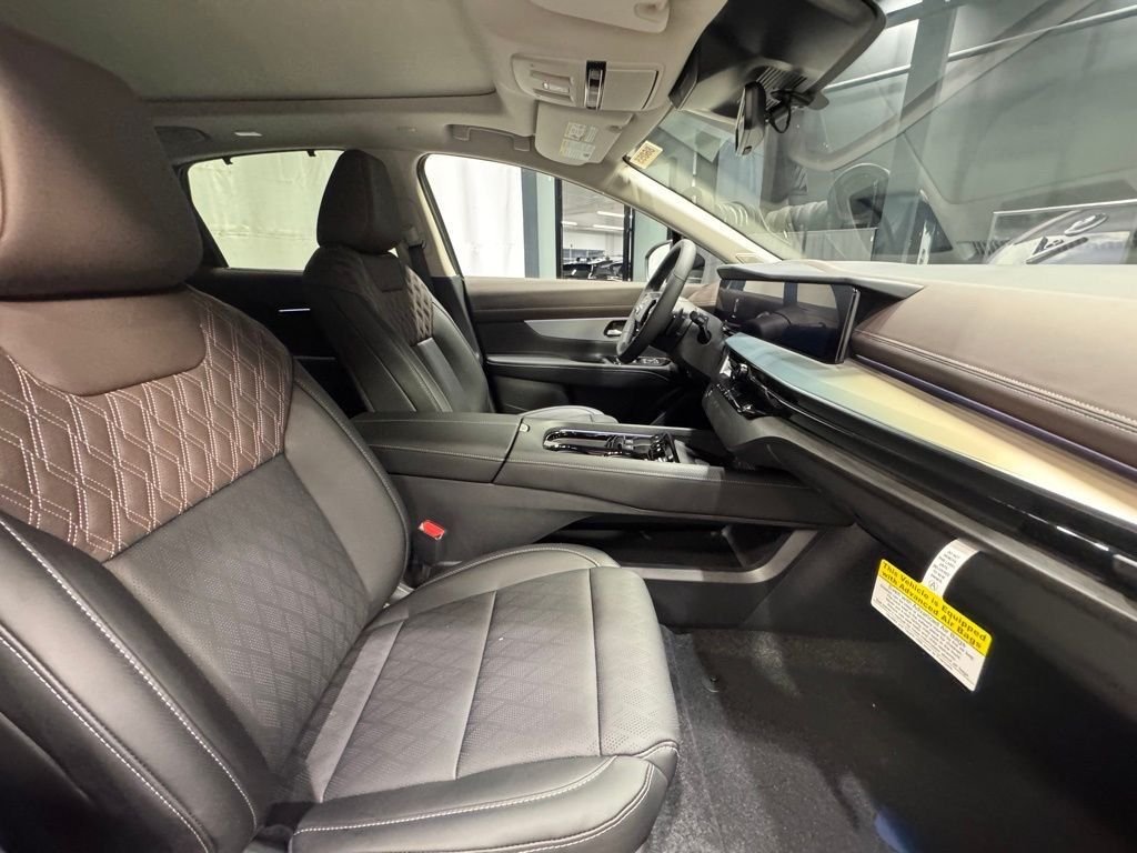New 2026 Black Nissan Platinum image 26