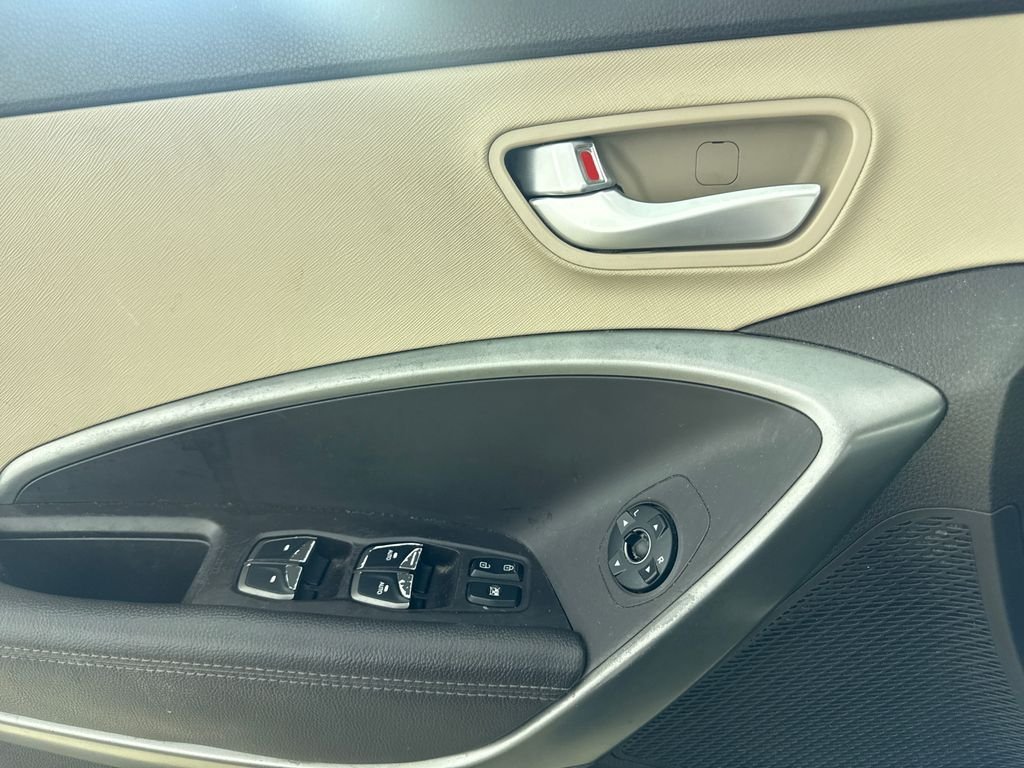 Used 2018 Black Hyundai 2.4 Base image 18