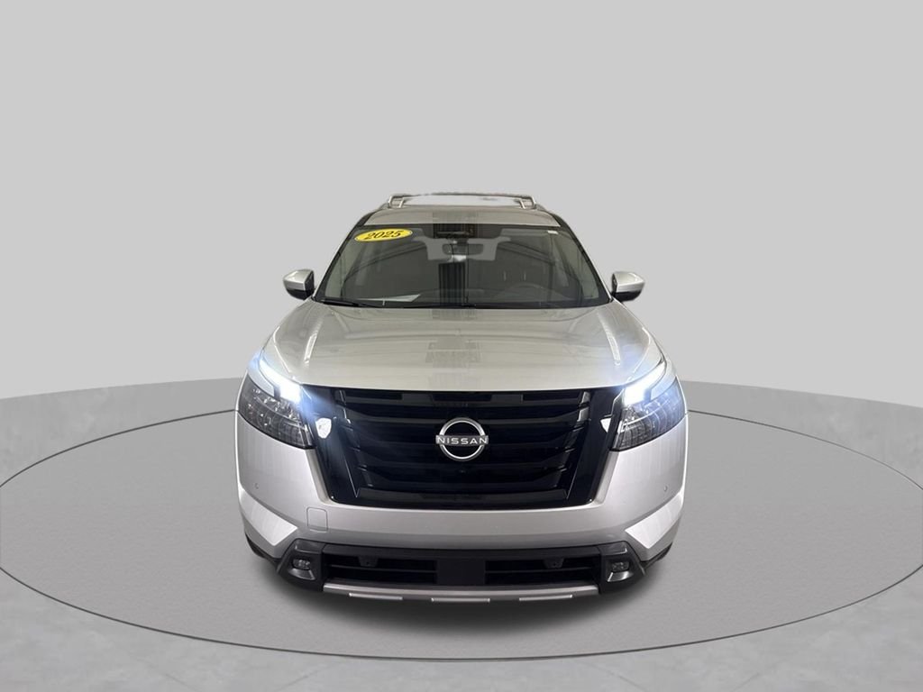 Used 2025 Brilliant Silver Metallic Nissan SL image 3
