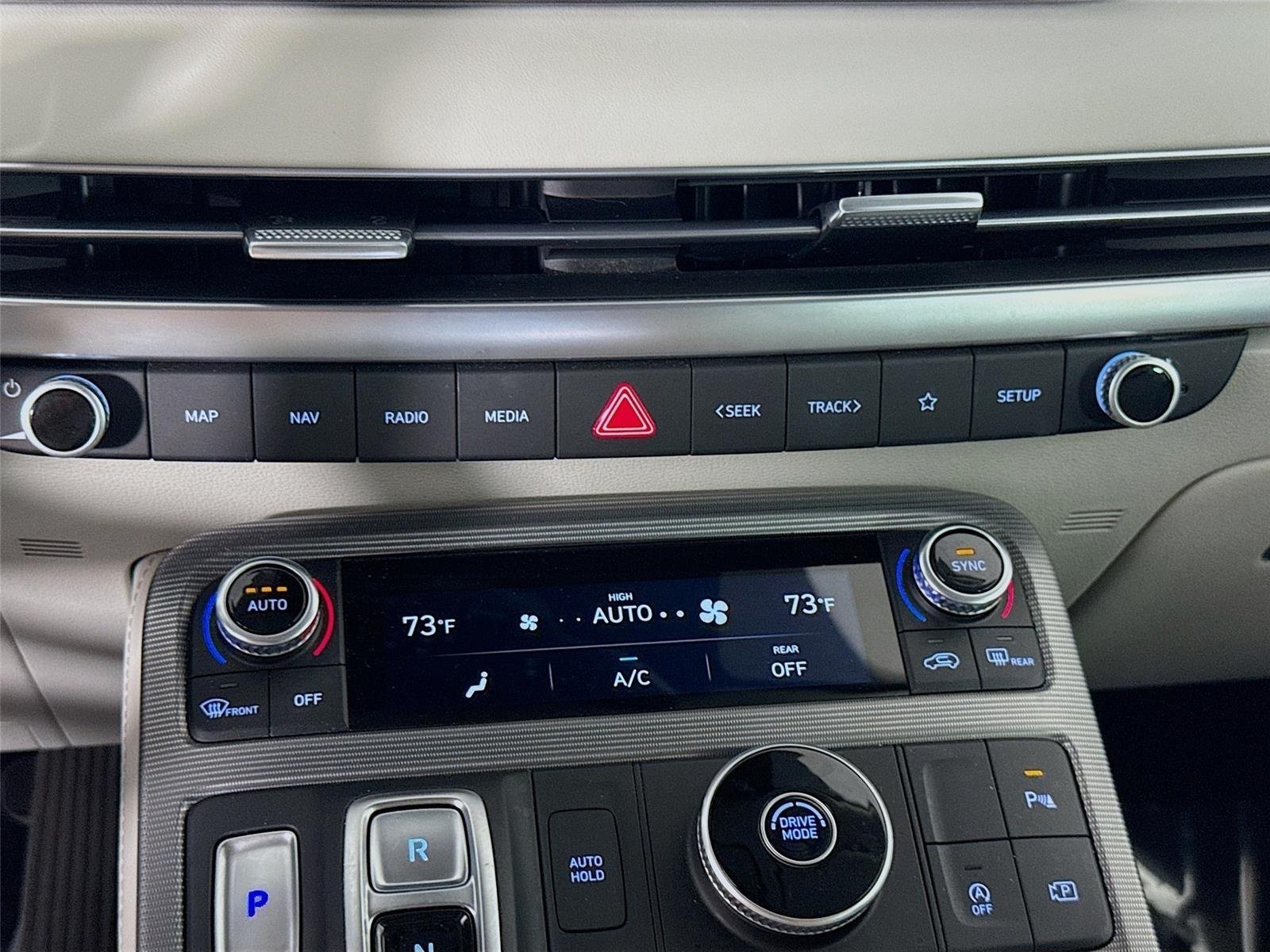 Used 2025 Hyper White Hyundai Calligraphy image 18
