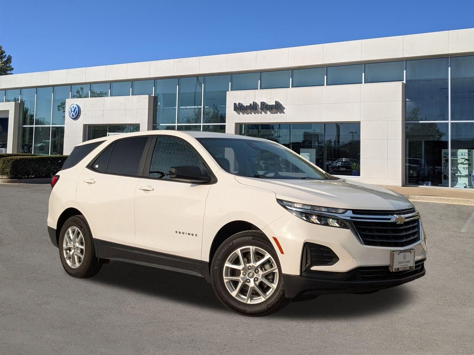 2024 Chevrolet Equinox LS's photo