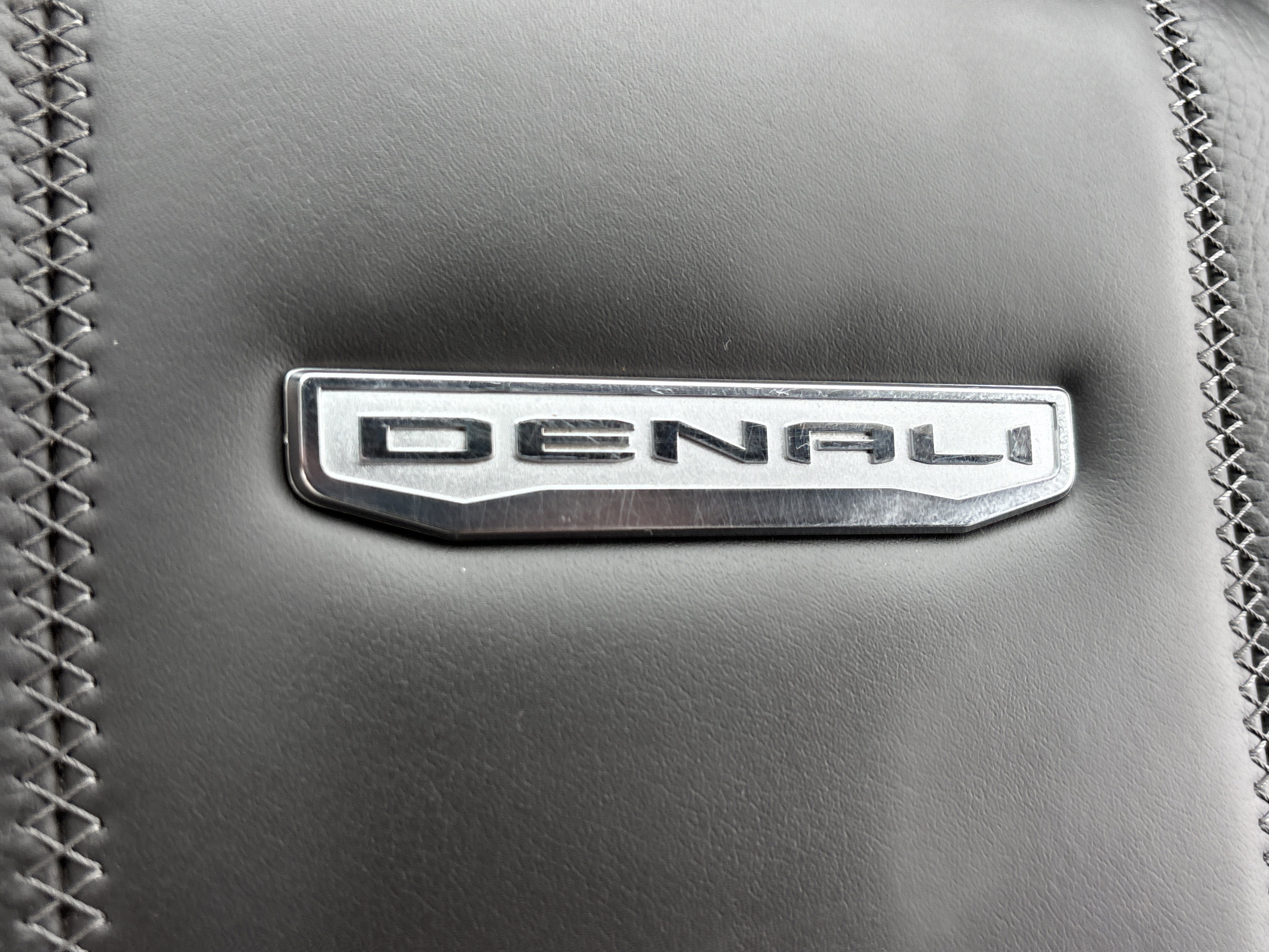 Used 2025 Summit White GMC Denali image 41