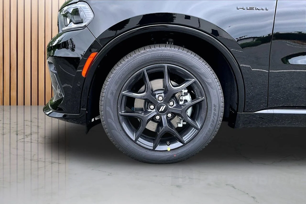 New 2026 Diamond Black Clear-Coat Exterior Paint Dodge GT Plus HEMI V8 image 33